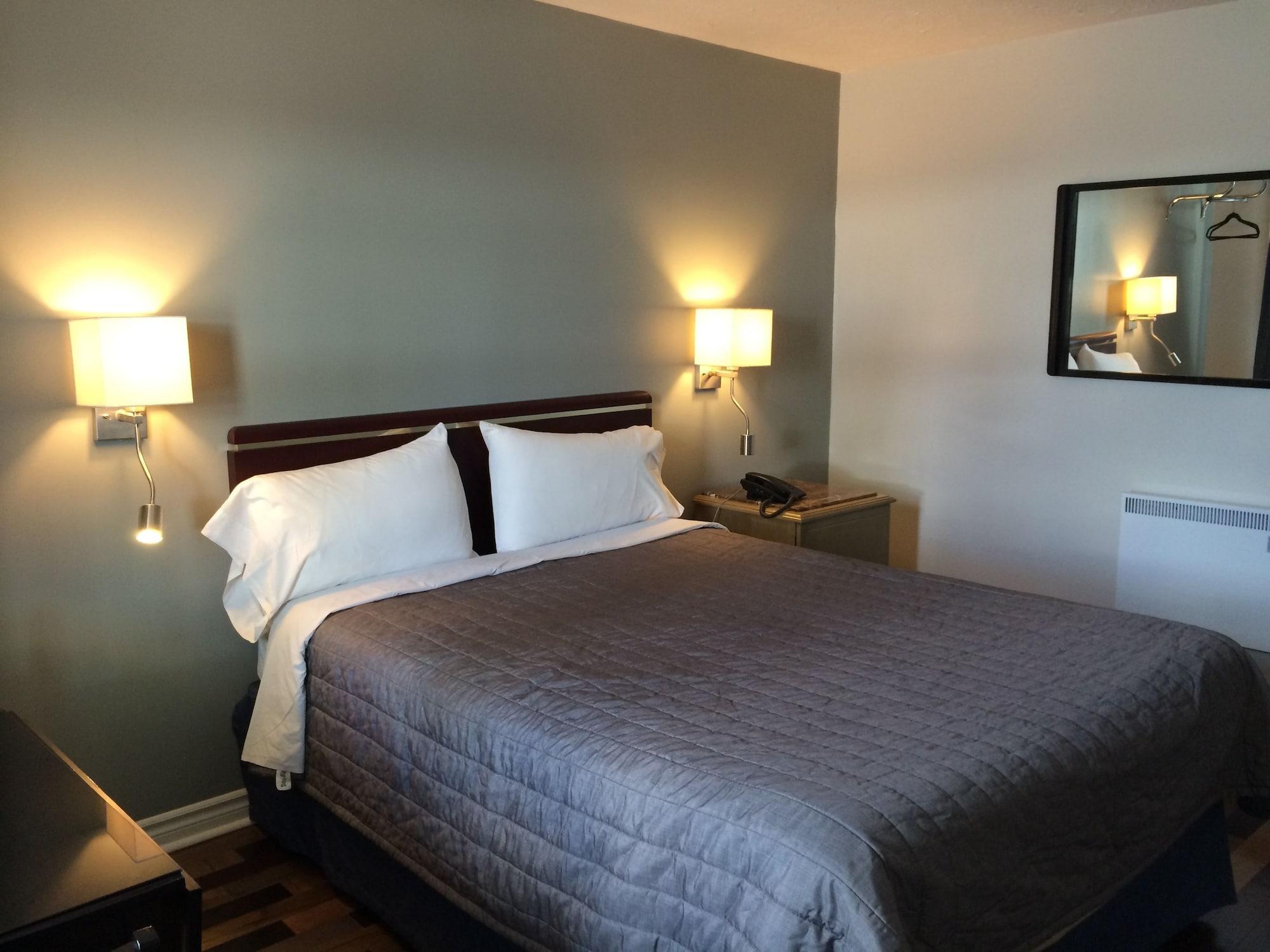 Olux Hotel-Motel-Suites Laval Exteriör bild