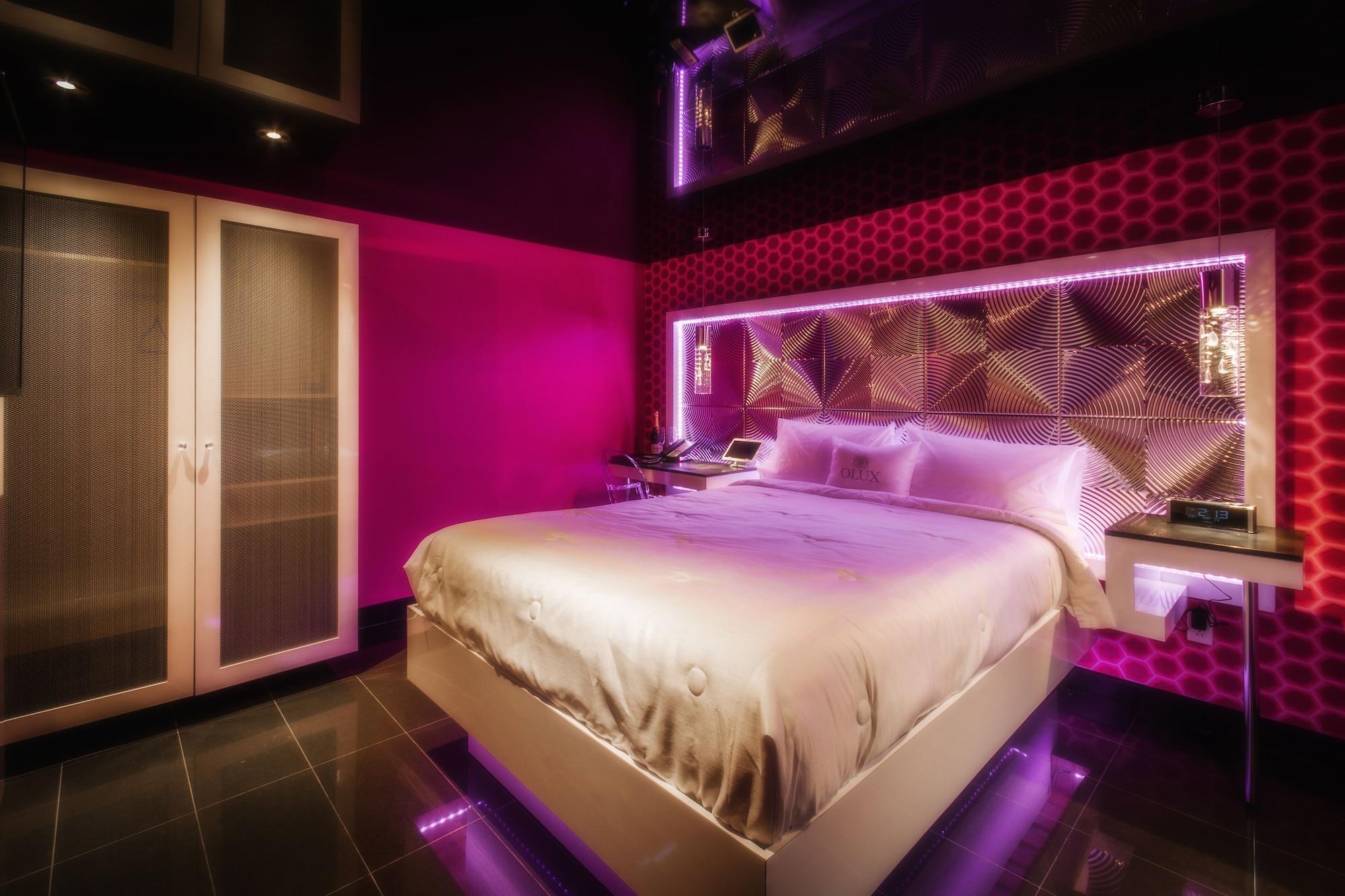 Olux Hotel-Motel-Suites Laval Exteriör bild