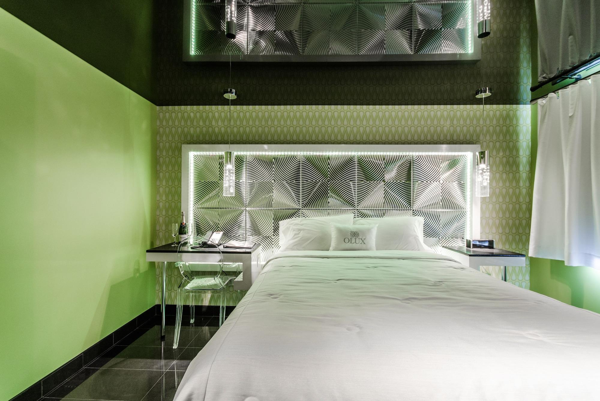Olux Hotel-Motel-Suites Laval Exteriör bild