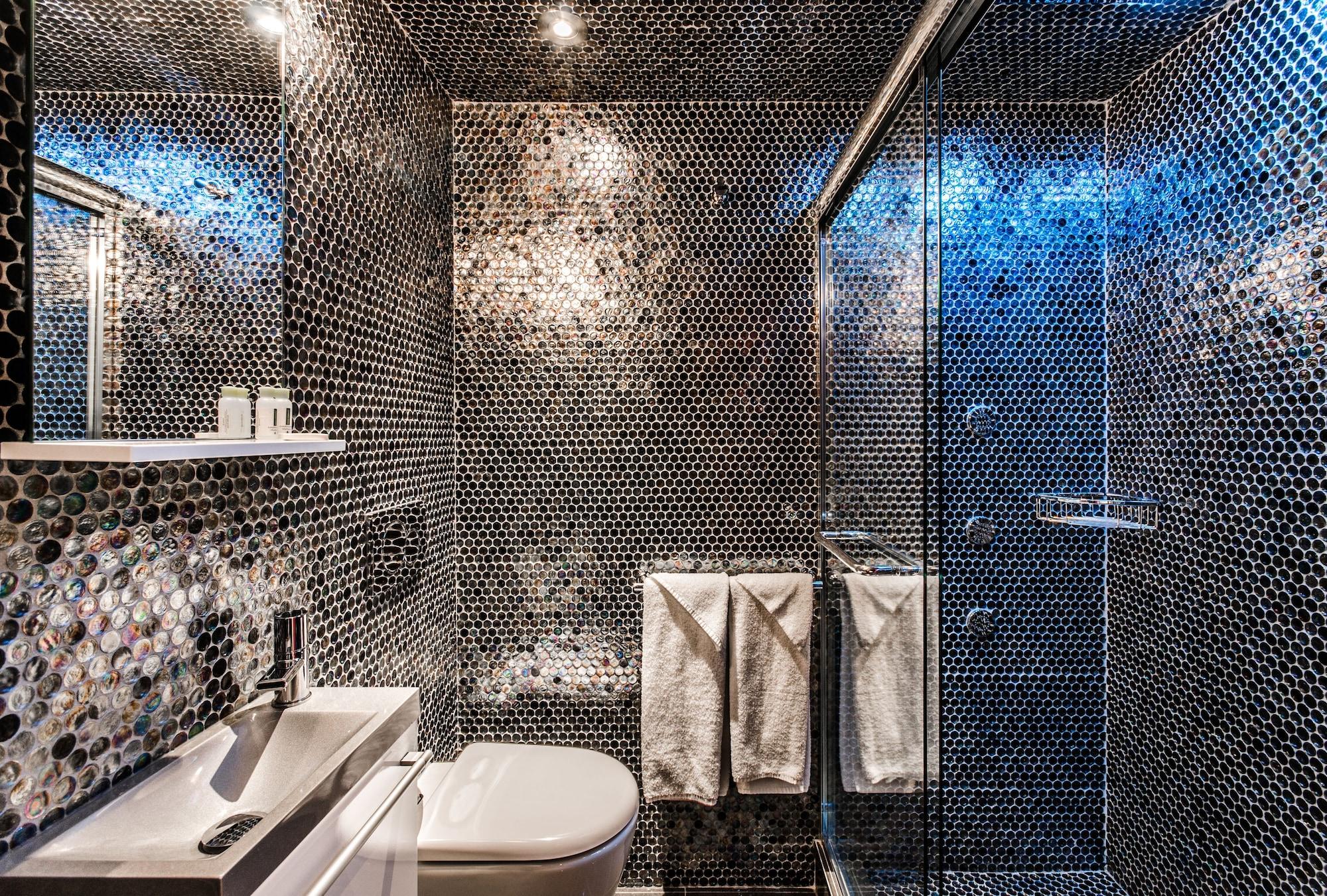 Olux Hotel-Motel-Suites Laval Exteriör bild