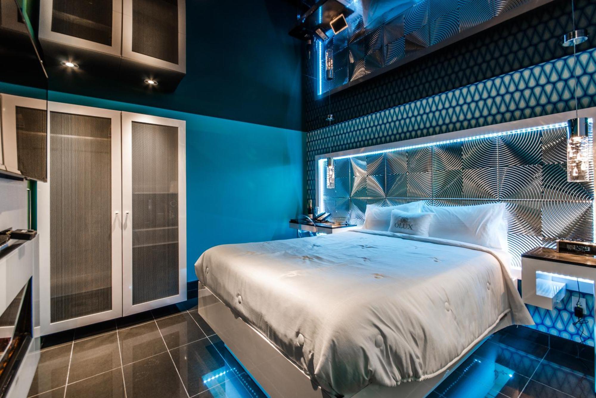 Olux Hotel-Motel-Suites Laval Exteriör bild